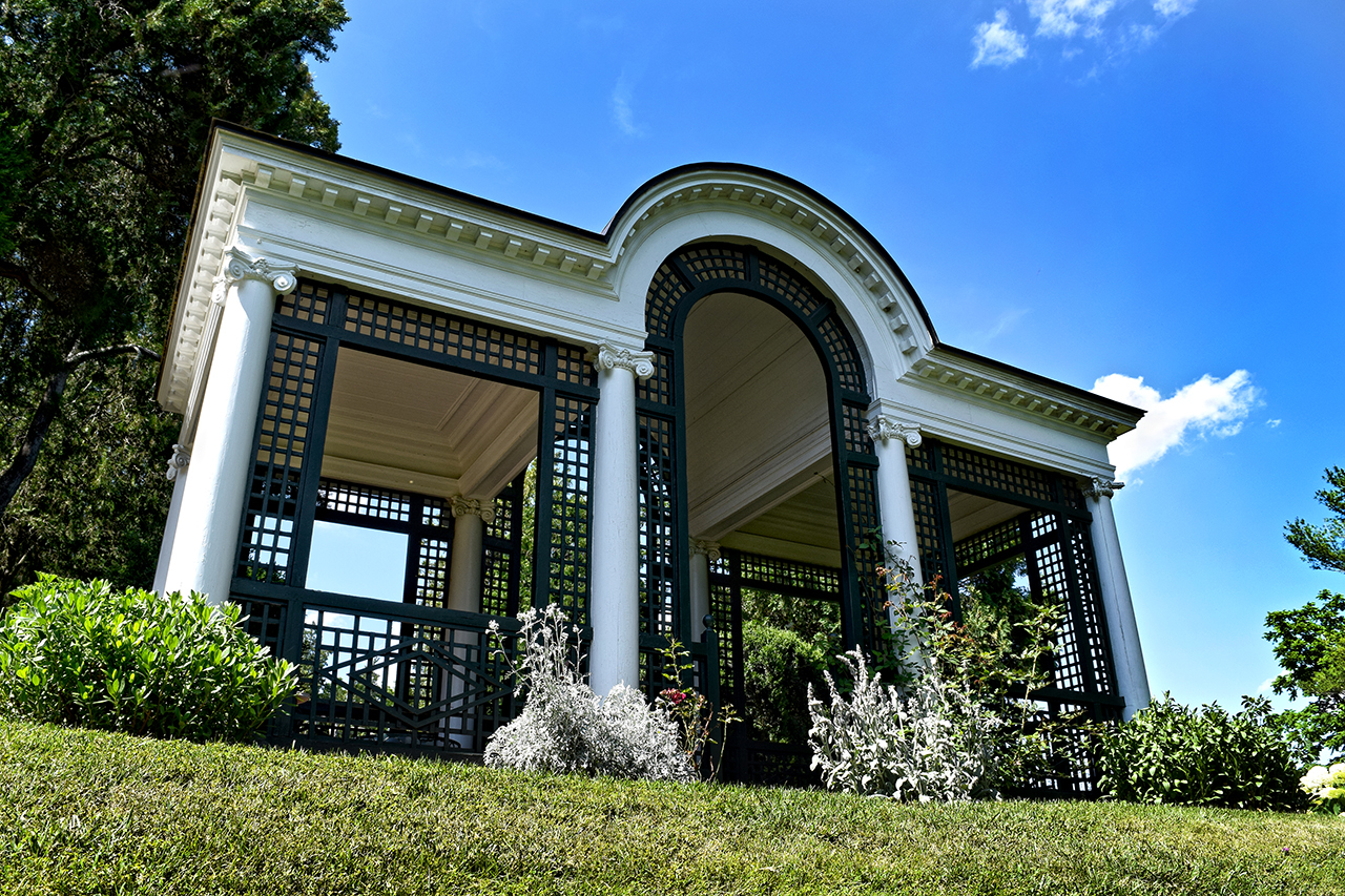 Oatlands Historic House & Gardens Review - Grading Gardens